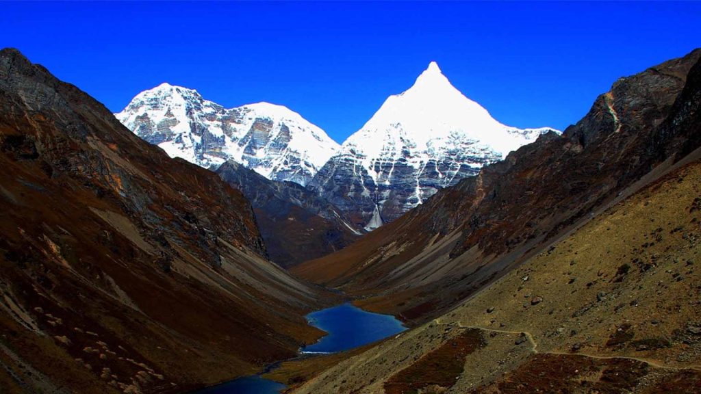 Jomolhari Trek